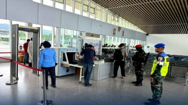 Cronologia da Força-Tarefa da Força Aérea Indonésia protege estrangeiros transportando Cronologia da Força-Tarefa da Força Aérea Indonésia protege estrangeiros transportando 9 pacotes de amostras de níquel no aeroporto de Weda Bay