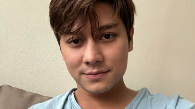 Cronologia de Rizky Billar sendo xingado por uma mulher suspeita Cronologia de Rizky Billar sendo xingado por uma mulher suspeita de ser esposa de um policial, pronta para tomar medidas legais!