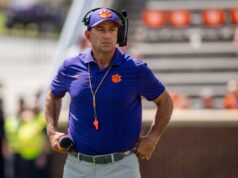 Dabo Swinney e Clemson emergindo como a principal ameaça para QB de transferência de elite Dabo Swinney, Clemson Tigers