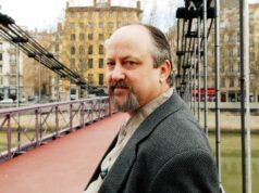 Daniel Woodrell, romancista de ‘Winter’s Bone’, morre aos 72 anos Daniel Woodrell, romancista de 'Winter's Bone', morre aos 72 anos