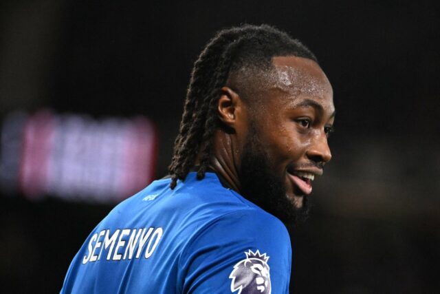 Mark Clattenburg comenta o incidente de Antoine Semenyo contra o Man United.