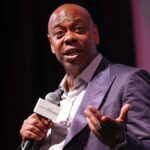 Dave Chappelle lançará um especial de comédia surpresa após a luta de Jake Paul: 'Espero que você ame' | Vídeo