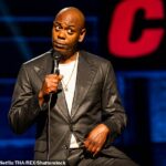 Dave Chappelle chamou Kirk de 'uma personalidade da internet' e 'um cara branco saudável' cuja morte foi chocante em seu novo especial da Netflix, The Unstoppable; retratado em seu filme de 2021 The Closer