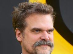 David Harbour tira chapéu de cara em incidente bizarro em bar David-Harbour-getty-1