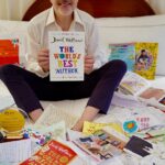 David Walliams, 54, é acusado de 'assediar' funcionárias juniores da empresa, resultando na oferta de um acordo de cinco dígitos a um funcionário