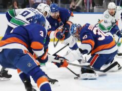 Deficiências dos ilhéus em plena exibição em derrota feia para os humildes Canucks O goleiro do New York Islanders, Ilya Sorokin (30), faz uma defesa durante o segundo período de um jogo contra o Vancouver Canucks na UBS Arena em Elmont, NY, na sexta-feira, 19 de dezembro de 2025.