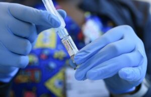 Depois de afirmar que os tiros da Covid mataram crianças, a FDA diz que também está analisando outras faixas etárias Yahoo news home