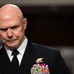 “Secretário da Guerra” Pete Hegseth na reunião de gabinete de terça-feira na Casa Branca.