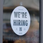 Desemprego nos EUA atinge nível mais alto desde 2021 enquanto o mercado de trabalho esfria