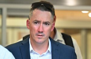 ‘Desespero avassalador’: lágrimas do motorista de barco pela noiva 'Desespero avassalador': lágrimas do motorista de barco pela noiva