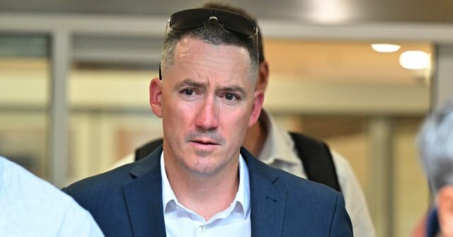 'Desespero avassalador': lágrimas do motorista de barco pela noiva 'Desespero avassalador': lágrimas do motorista de barco pela noiva