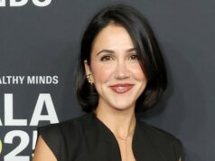 Detalhes de Kat Stickler perto do acidente no guarda-roupa em um vestido Amazon de US $ 12 John Mayer supostamente visto com Kat Stickler novamente