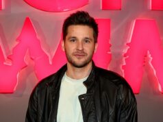 Devon Werkheiser, co-estrela de Tylor Chase na Nickelodeon, diz que está com o “coração partido” ao ver o ex-ator mirim vivendo sem-teto nas ruas de Los Angeles e preso em “uma situação inacreditavelmente desafiadora” O ator Devon Werkheiser falou sobre sua tristeza depois que Tylor Chase, co-estrela da Nickelodeon, foi encontrado morando sem teto nas ruas de Los Angeles