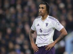 Dion Dublin critica Leny Yoro e Diogo Dalot após a derrota do Aston Villa, ‘ele tem que…’ Dion Dublin critica Leny Yoro e Diogo Dalot após a derrota do Aston Villa, 'ele tem que...'