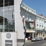 Dois adolescentes requerentes de asilo afegãos descobrem o destino de estuprar uma adolescente de 15 anos em um parque local