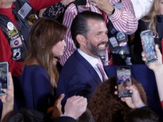 Donald Trump Jr. está noivo da socialite Bettina Anderson don jr ontem à noite donald trump mar a lago