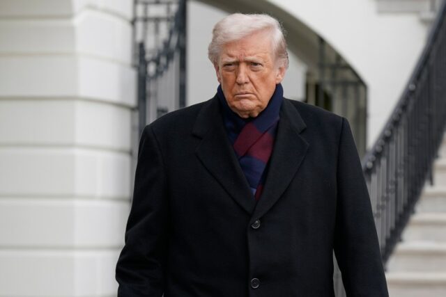 Donald Trump dá atualizações sobre o 'Arco de Trump' Donald Trump dá atualizações sobre o 'Arco de Trump'