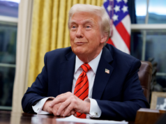 Donald Trump se vangloria e culpa Biden em discurso no horário nobre | Vídeo Donald Trump se vangloria e culpa Biden em discurso no horário nobre | Vídeo