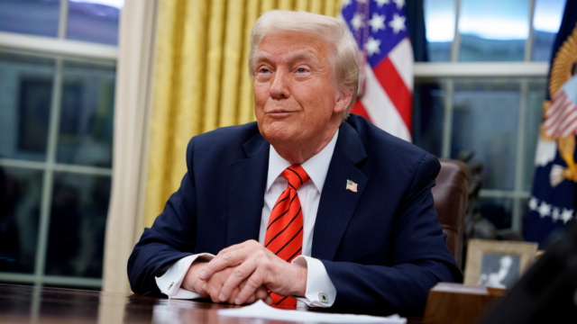 Donald Trump se vangloria e culpa Biden em discurso no horário nobre | Vídeo
