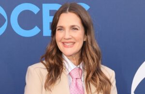 Drew Barrymore, 50, diz que ‘envelhecer é um privilégio’ em foto sem maquiagem Drew Barrymore diz que não fez nada na cara em mensagem sincera sobre o envelhecimento 331