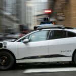Driverless Waymo aparentemente dirige direto para o tráfego em sentido contrário em vídeo viral