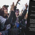 Tyson Ritter do The All-American Rejects se apresenta no palco durante o início da turnê Jonas Brothers: JONAS20 Greetings From Your Hometown no Met Life Stadium em 10 de agosto de 2025 em East Rutherford, Nova Jersey.