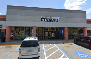 Duas mulheres presas por supostamente administrar uma casa de jogos em Sarasota Paraíso Arcade, Sarasota