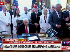 Dunga Don, 79 anos, cochila em meio a discussões sobre drogas Yahoo news home