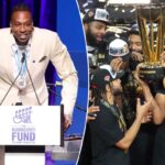 Os Knicks venceram a final da Copa da NBA na noite de terça-feira em Las Vegas.