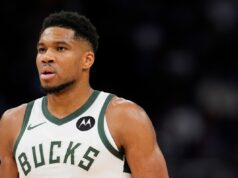 Dwight Howard envia uma mensagem a Giannis com o Lakers Twist Dwight Howard envia uma mensagem a Giannis com o Lakers Twist