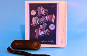 É melhor a Amazon tomar cuidado porque o novo e-reader remoto da Kobo é demais O Kobo Remote em um fundo azul