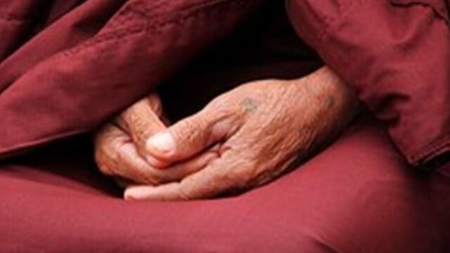 É verdade que maridos e mulheres não podem fazer sexo em determinados dias? Esta é a explicação de Buya Yahya
