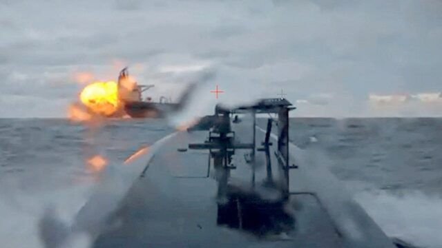 EUA e Ucrânia têm como alvo a 'frota negra' de 1.000 navios que contrabandeiam petróleo sancionado em todo o mundo
