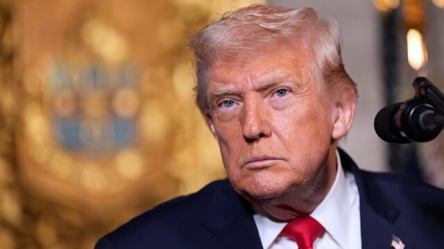 O presidente Donald Trump fala em seu clube Mar-a-Lago no início desta semana. 