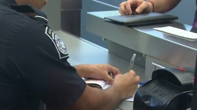 EUA planejam perguntar aos visitantes estrangeiros sobre a história da EUA planejam perguntar aos visitantes estrangeiros sobre a história da mídia social