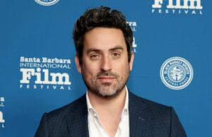 Ed Weeks estrelará o piloto de comédia de vampiros ‘Eternally Yours’ na CBS Ed Weeks estrelará o piloto de comédia de vampiros 'Eternally Yours' na CBS