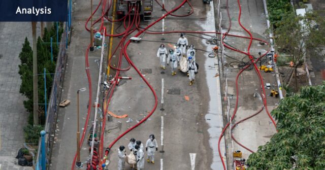 Os serviços de bombeiros e resgate trabalharam durante dois dias para extinguir o incêndio no Tribunal Wang Fuk, no distrito de Tai Po, em Hong Kong. 