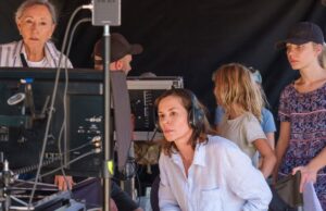 Embeth Davidtz sobre recusar ‘Safe’ de Todd Haynes, fazendo sua estreia como diretora aos 60 anos e por que ela ‘detestava’ atuar Embeth Davidtz sobre recusar 'Safe' de Todd Haynes, fazendo sua estreia como diretora aos 60 anos e por que ela 'detestava' atuar