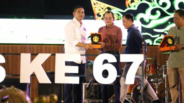 Empreendedores Yogya recompensados ​​por ex-alunos atenciosos, criando empregos e acessando água potável
