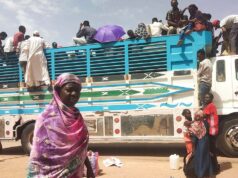 Enquanto o mundo se fixa em outras guerras, o Sudão vê 12 milhões de pessoas deslocadas à força em conflitos devastadores Enquanto o mundo se fixa em outras guerras, o Sudão vê 12 milhões de pessoas deslocadas à força em conflitos devastadores