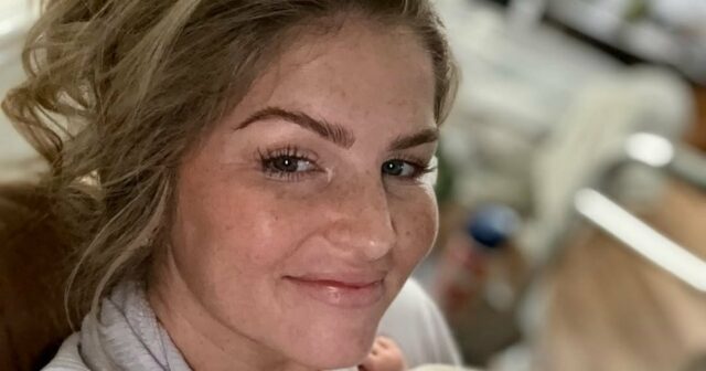 Trazendo à tona a estrela de Bates, Erin Bates, morta aos 34 anos após a batalha contra a sepse