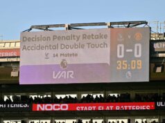 ‘Erro’… Dermot Gallagher e o especialista da Sky Sports discordam totalmente sobre a cobrança de pênalti entre Crystal Palace e Man Utd Jean-Philippe Mateta sofre falta de Leny Yoro, o que resultou em pênalti durante a partida da Premier League entre Crystal Palace e Manchester United em Selhurst Park em 2025, em Londres, Inglaterra.