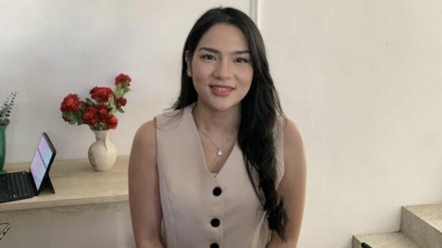 Esclarecimento sobre a questão da trapaça com a ex-ministra, Davina Esclarecimento sobre a questão da trapaça com a ex-ministra, Davina Karamoy: Sinceramente, está na fase...