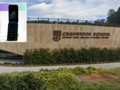 Escola particular australiana proíbe smartphones e diz aos pais que eles podem comprar telefones Nokia flip Escola particular australiana proíbe smartphones e diz aos pais que eles podem comprar telefones Nokia flip