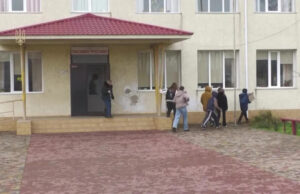 Escolas ucranianas na região de Odesa trocam carvão por palha para se manterem aquecidas Yahoo news home