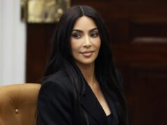 Especialistas alertam contra aconselhamento médico de influenciadores WASHINGTON, DC - 25 DE ABRIL: A estrela de reality shows e empresária Kim Kardashian participa de uma mesa redonda sobre a reforma da justiça criminal organizada pela vice-presidente Kamala Harris na Sala Roosevelt na Casa Branca em 25 de abril de 2024 em Washington, DC. A reunião incluiu quatro das dezesseis pessoas que foram condenadas por delitos não violentos de drogas no passado e receberam clemência do presidente Joe Biden no início desta semana. (Foto de Chip Somodevilla/Getty Images)