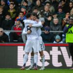 Mason Mount, do Manchester United, comemora seu segundo gol durante a partida da Premier League entre Crystal Palace e Manchester United em Selhurst Park em 30 de novembro de 2025