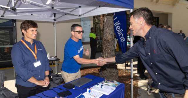 Espera-se que 'centenas' desçam no novo centro de apoio de Bondi
