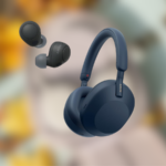 Fones de ouvido e fones de ouvido Sony com fundo desfocado