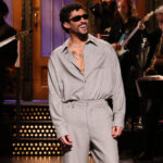 Bad Bunny participa da gala beneficente do Metropolitan Museum of Art's Costume Institute comemorando a abertura do